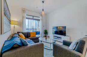 Vibrant 1BR Apartment in Old Town Avenue, Dubai